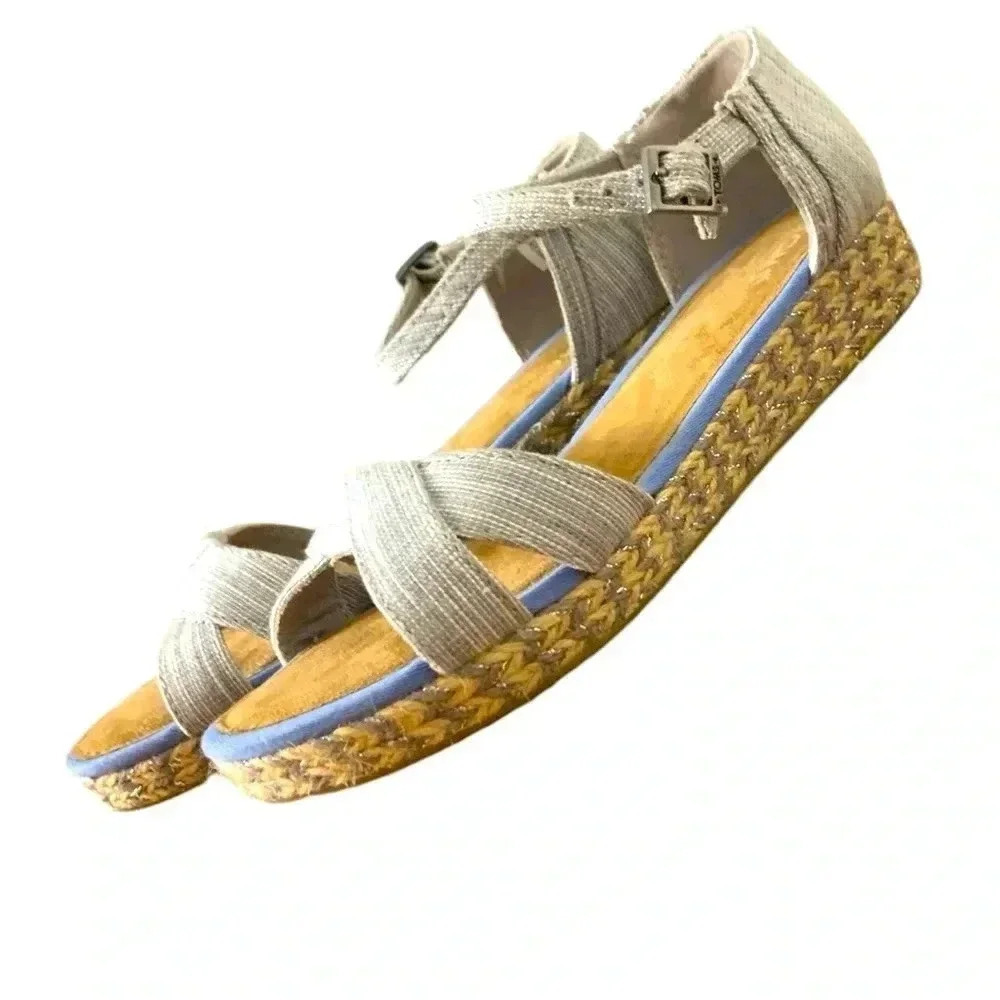 Toms Girls Espadrilles EUC Size 3 Pale Blue